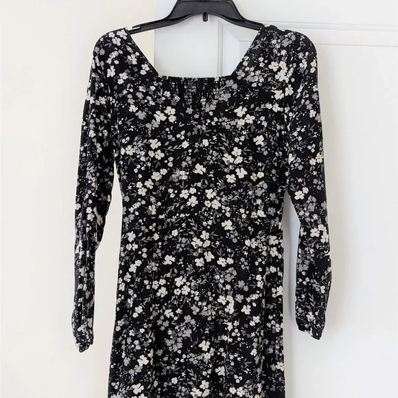 Old Navy | Dresses | Old Navy Black And White Floral Fit And Flare Dress  Small | Poshmark